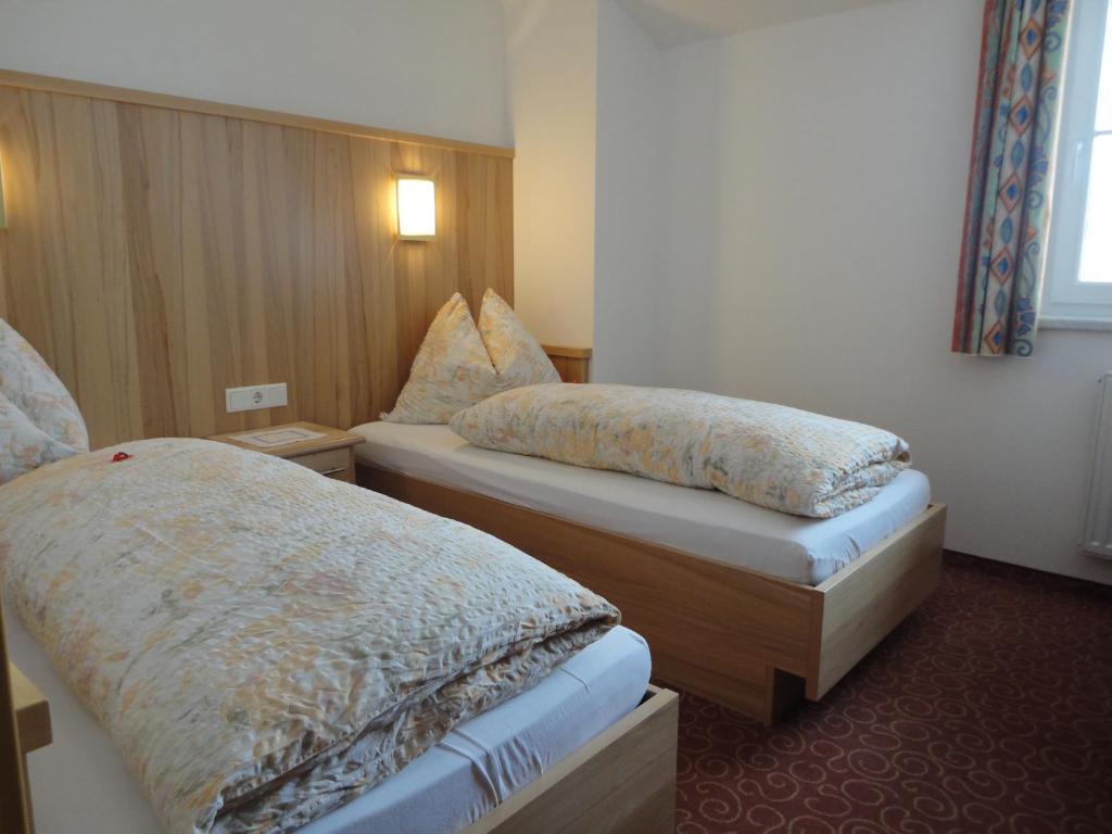 Gasthaus Gasthof Brentwirt Leogang Zimmer foto
